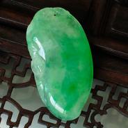 冰种飘翠缅甸翡翠福瓜挂件