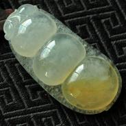 冰种黄翡缅甸翡翠四季豆挂件
