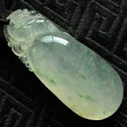 冰种飘花缅甸翡翠福瓜挂件