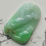糯冰种豆绿缅甸翡翠马到成功挂件