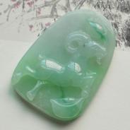糯冰种豆绿缅甸翡翠洋洋得意挂件