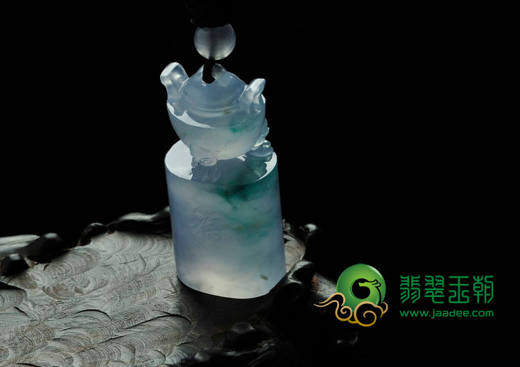 冰种飘花缅甸翡翠“鼎天立地”挂件