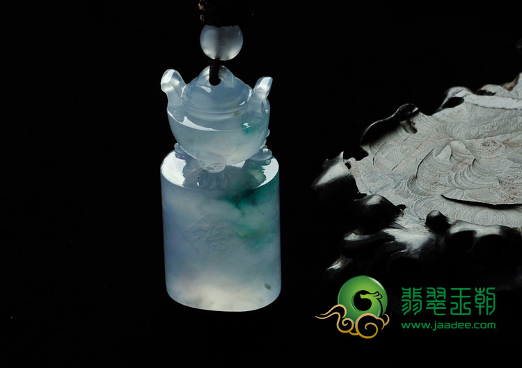冰种飘花缅甸翡翠“鼎天立地”挂件