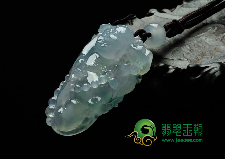 冰种飘花缅甸翡翠逍遥自在佛挂件