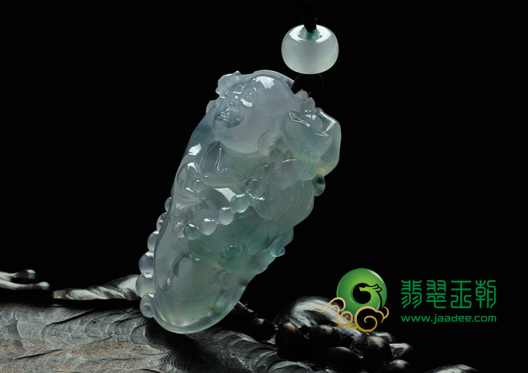 冰种飘花缅甸翡翠逍遥自在佛挂件
