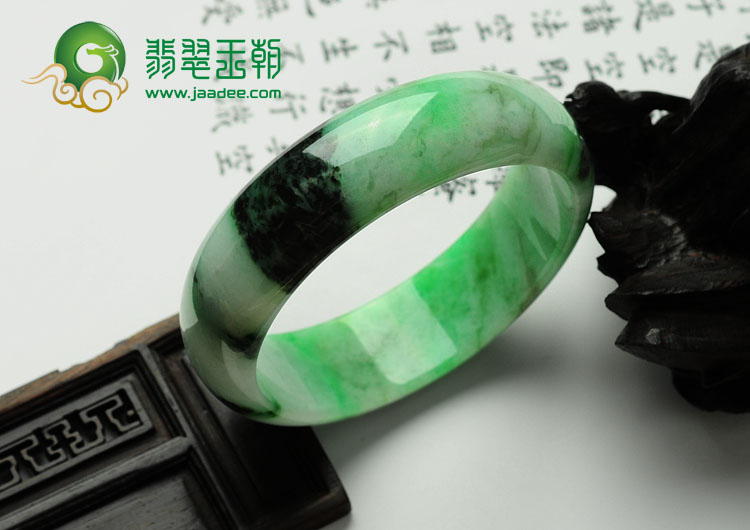 细糯种癣加绿缅甸翡翠手镯（57.5mm）