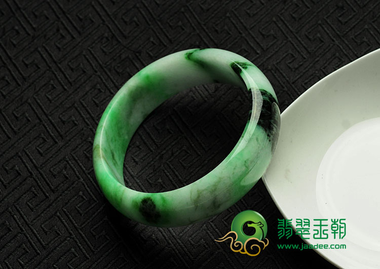 细糯种癣加绿缅甸翡翠手镯（57.5mm）