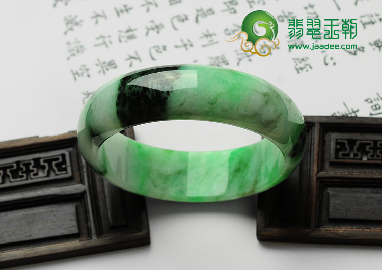 细糯种癣加绿缅甸翡翠手镯（57.5mm）
