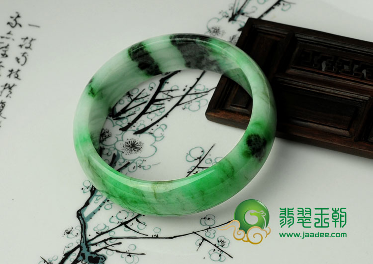 细糯种癣加绿缅甸翡翠手镯（57.5mm）