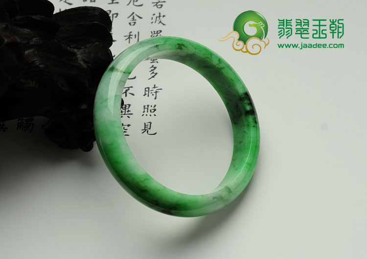 细糯种癣加绿缅甸翡翠手镯（58.6mm）