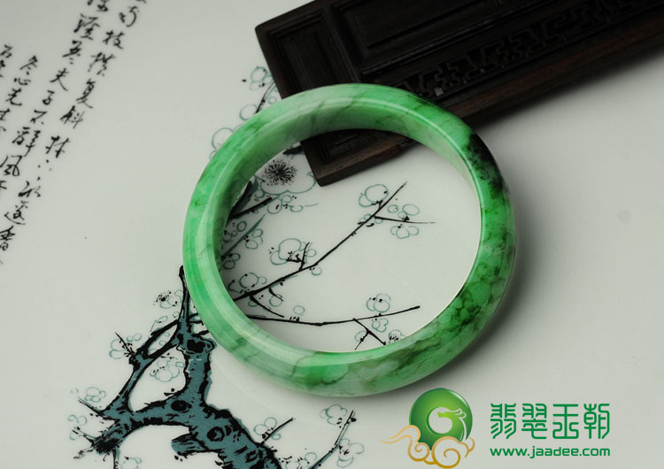 细糯种癣加绿缅甸翡翠手镯（58.6mm）