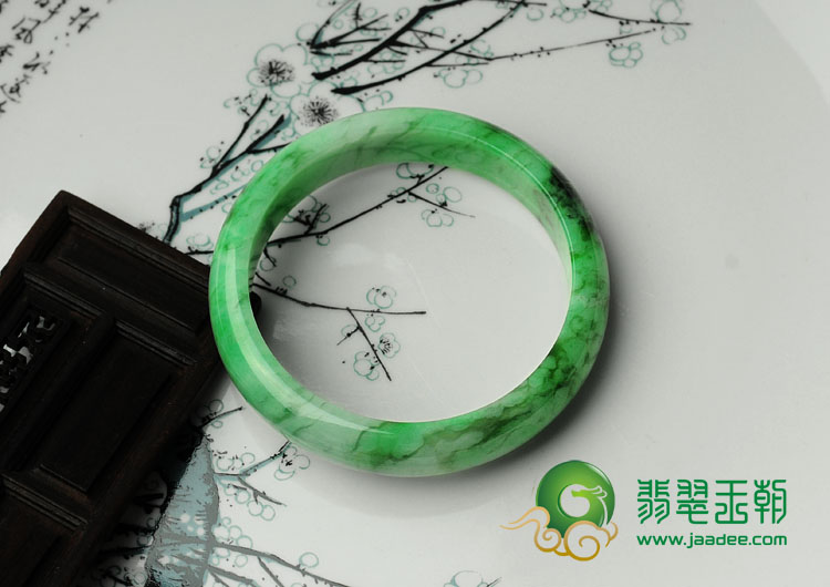 细糯种癣加绿缅甸翡翠手镯（58.6mm）