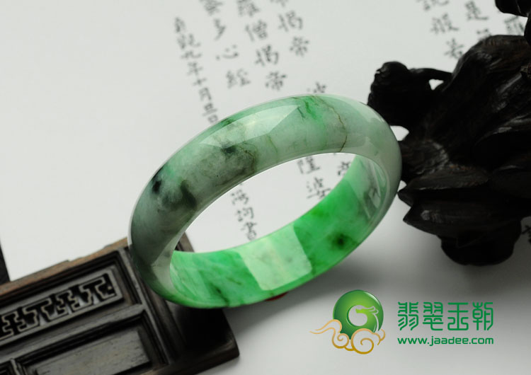细糯种癣加绿缅甸翡翠手镯（59.5mm）
