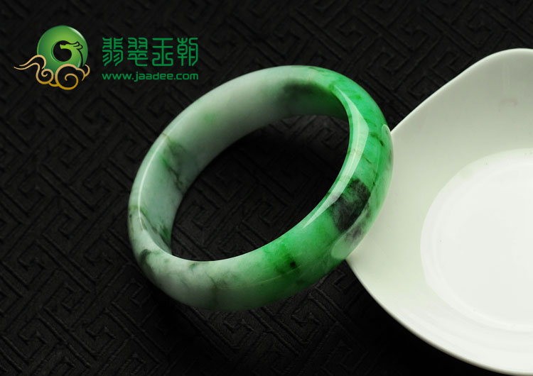 细糯种癣加绿缅甸翡翠手镯（59.5mm）