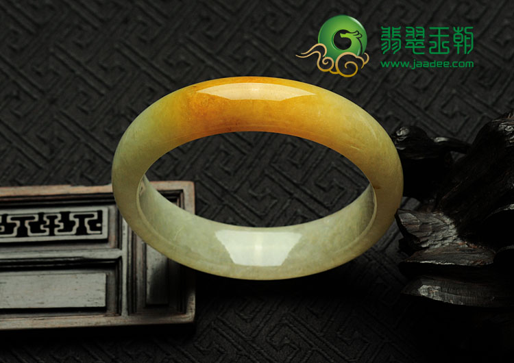 feicui糯冰种黄翡缅甸翡翠手镯（55.9mm）