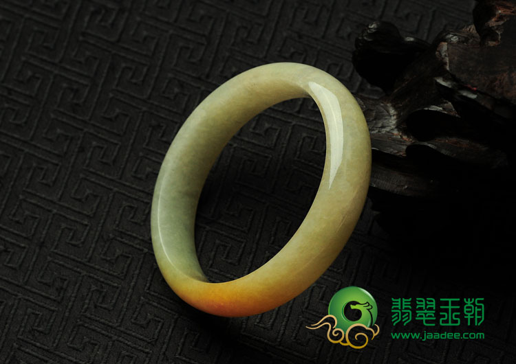 feicui糯冰种黄翡缅甸翡翠手镯（55.9mm）