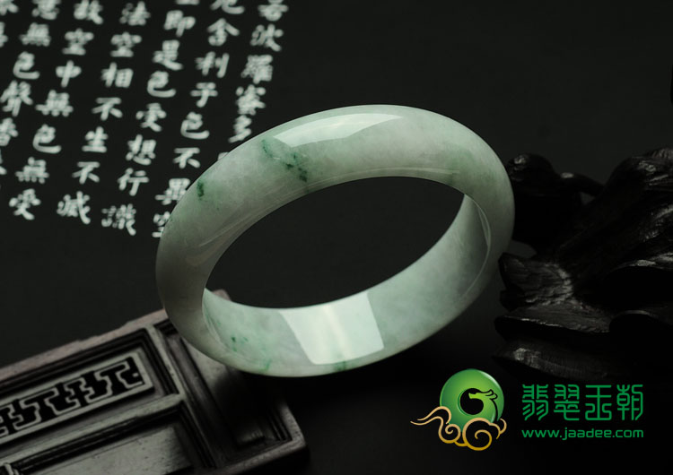 糯冰种飘花缅甸翡翠手镯（56.9mm）
