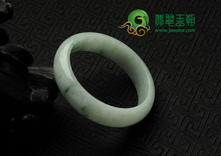 糯冰种飘花缅甸翡翠手镯（56.9mm）