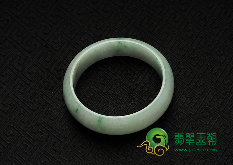 糯冰种飘花缅甸翡翠手镯（56.9mm）