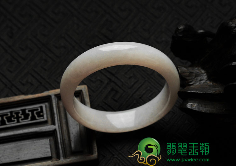 细糯种淡紫罗兰缅甸翡翠贵妃镯（50.1mm-44.8mm）