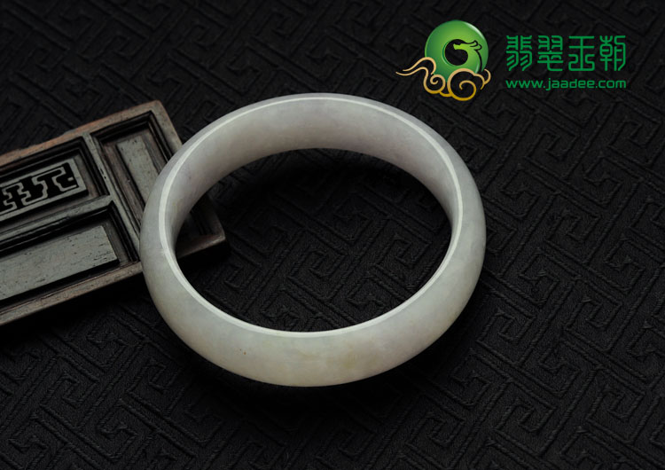 糯冰种淡紫罗兰缅甸翡翠手镯（56.6mm）