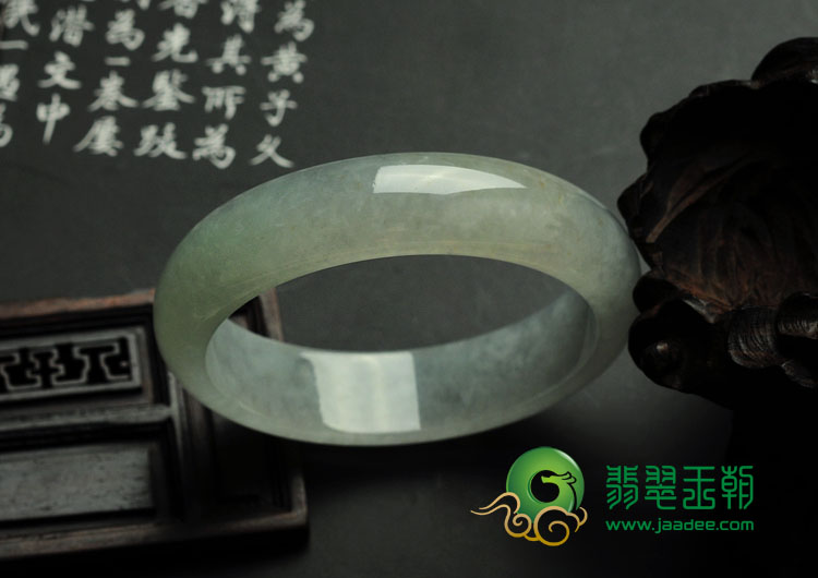 冰种淡晴水缅甸翡翠手镯（56.3mm）