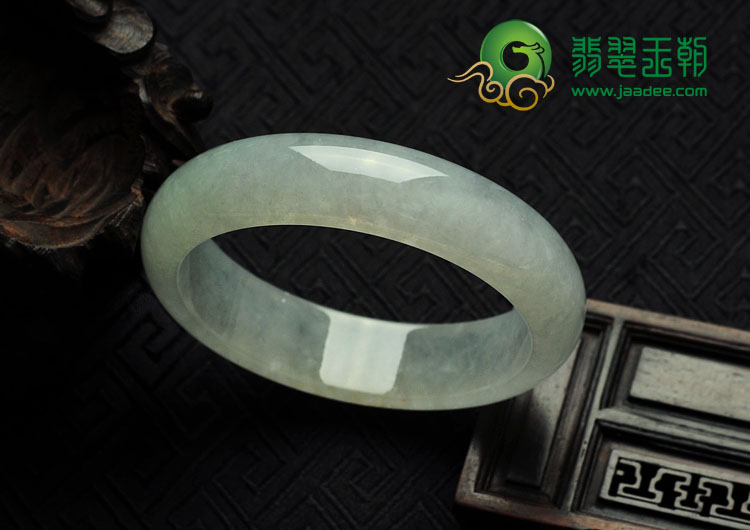 冰种淡晴水缅甸翡翠手镯（56.3mm）