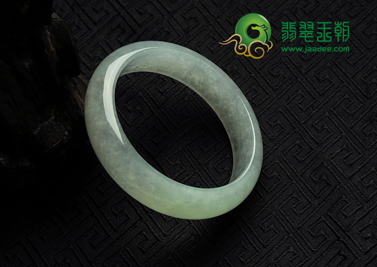 冰种淡晴水缅甸翡翠手镯（56.3mm）