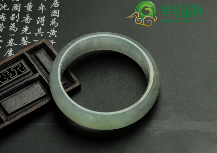 冰种淡晴水缅甸翡翠手镯（56.3mm）