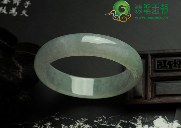 冰种淡晴水缅甸翡翠手镯（60.2mm）