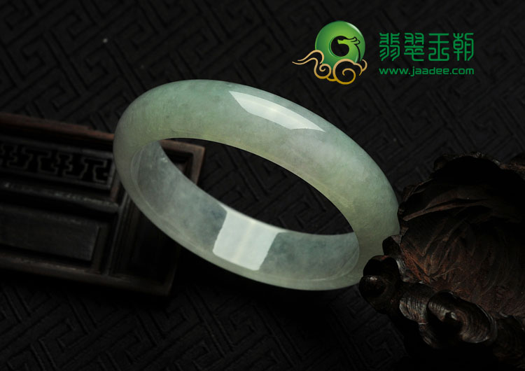 冰种淡晴水缅甸翡翠手镯（60.2mm）