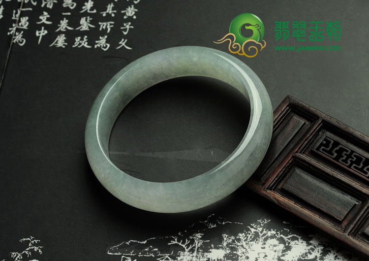 冰种淡晴水缅甸翡翠手镯（60.2mm）