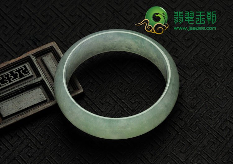 冰种淡晴水缅甸翡翠手镯（60mm）