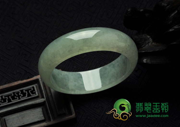 冰种淡晴水缅甸翡翠手镯（57.9mm）