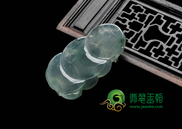 冰种晴水略飘花缅甸翡翠招财进宝挂件