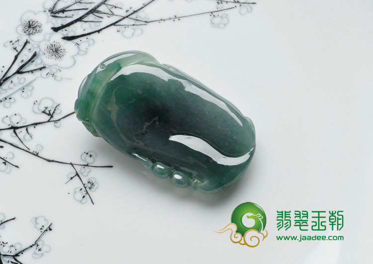 冰种蓝晴水缅甸翡翠降龙罗汉挂件
