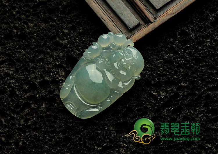 冰种晴水缅甸翡翠逍遥佛挂件