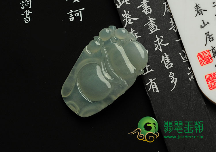 冰种晴水缅甸翡翠逍遥佛挂件