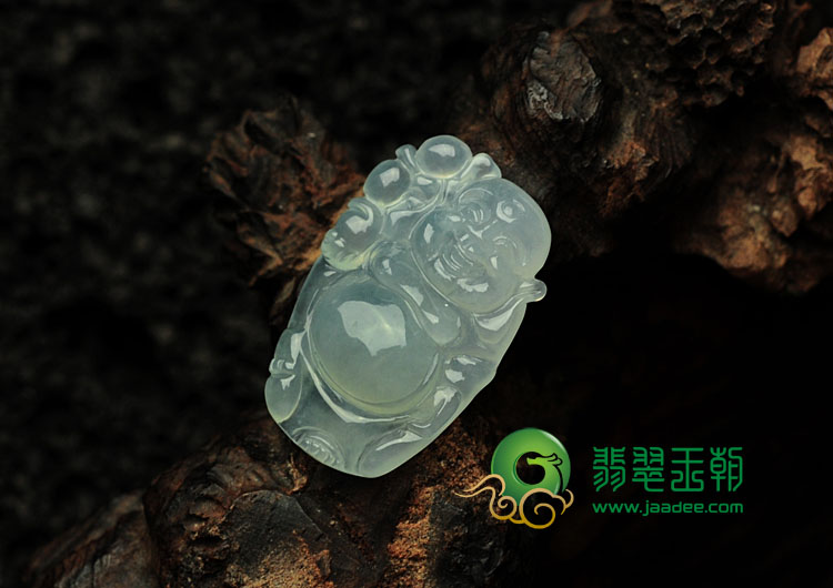 冰种晴水缅甸翡翠逍遥佛挂件