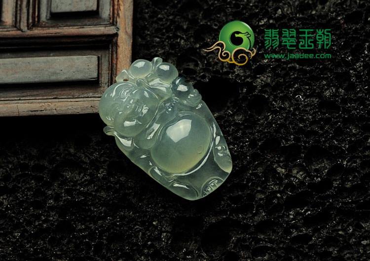 冰种晴水缅甸翡翠逍遥佛挂件