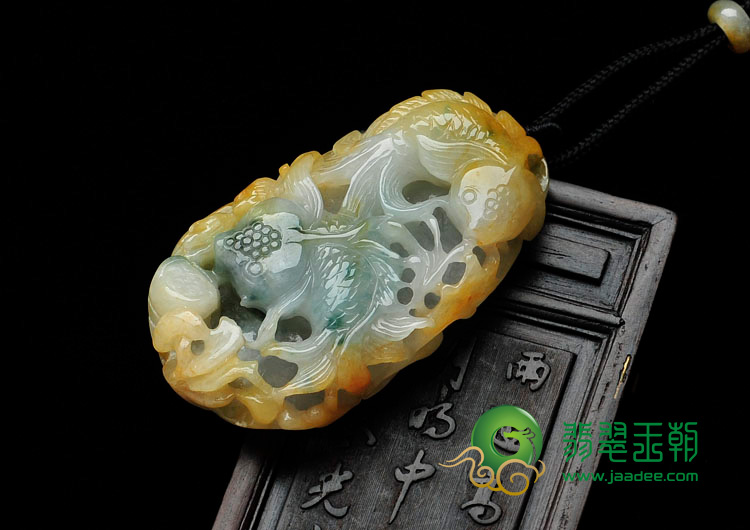 糯冰种黄翡飘花缅甸翡翠金“鱼”满堂挂件