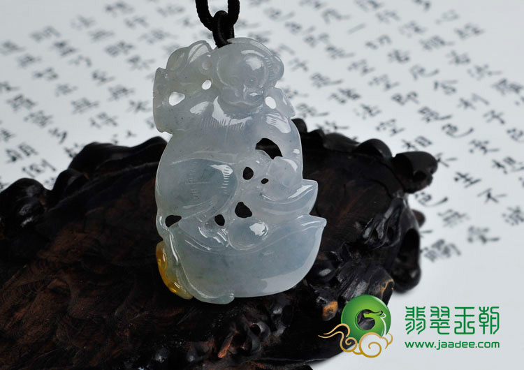 冰种晴水带黄翡缅甸翡翠招财灵猴挂件