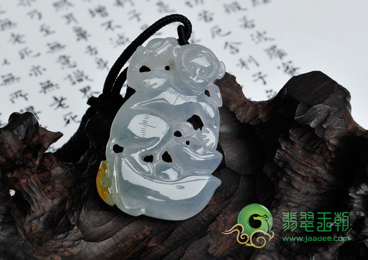 冰种晴水带黄翡缅甸翡翠招财灵猴挂件