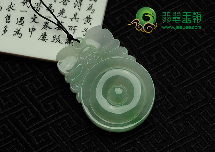 糯冰种晴水缅甸翡翠福在眼前挂件