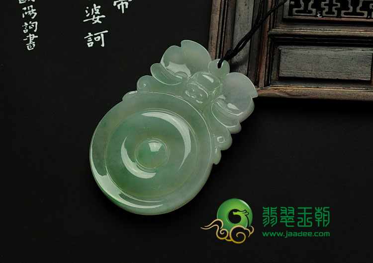 糯冰种晴水缅甸翡翠福在眼前挂件