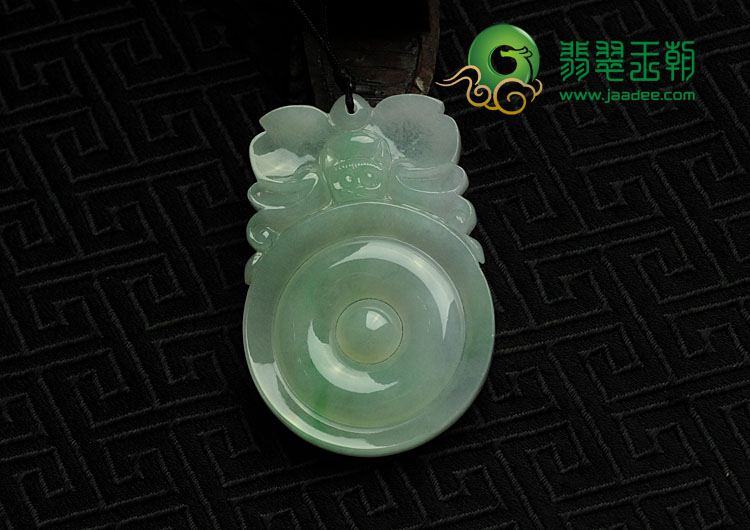 糯冰种晴水缅甸翡翠福在眼前挂件