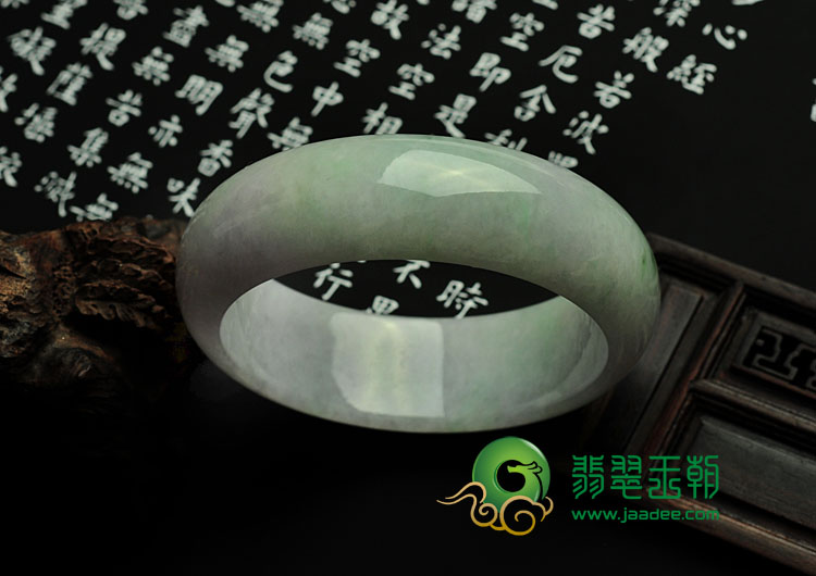 糯冰种春带彩缅甸翡翠手镯（57.6mm）