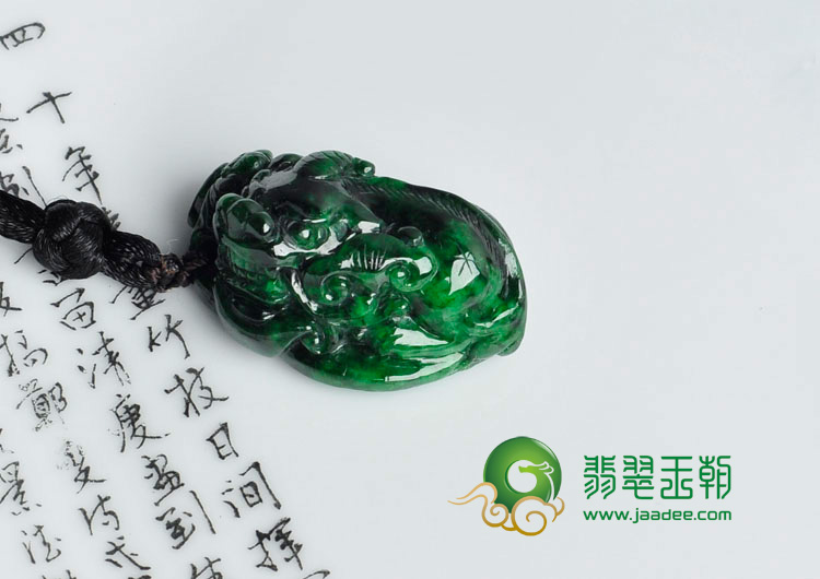 细糯种癣加绿缅甸翡翠貔貅挂件
