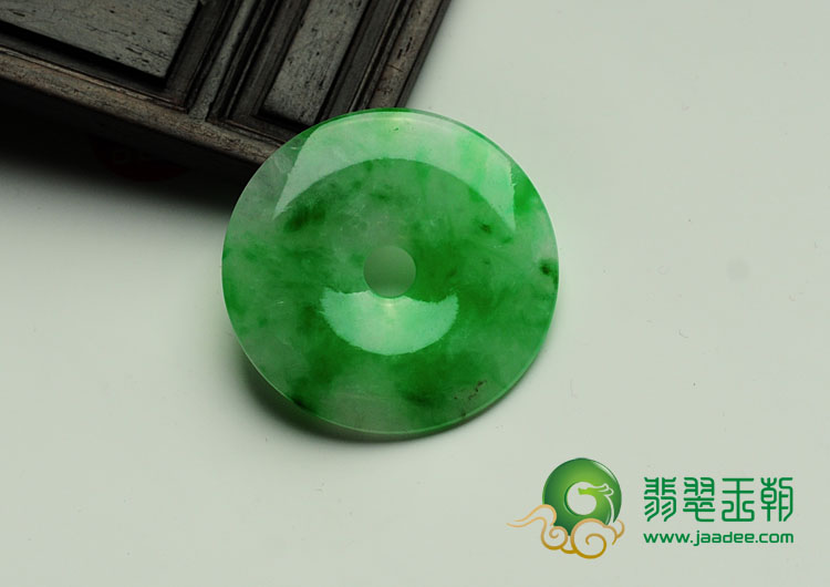 糯冰种飘翠缅甸翡翠平安扣挂件