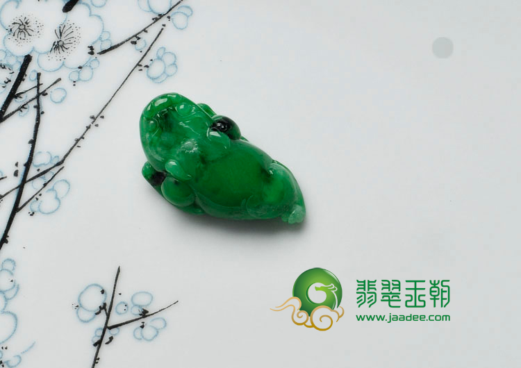糯冰种满绿缅甸翡翠貔貅挂件